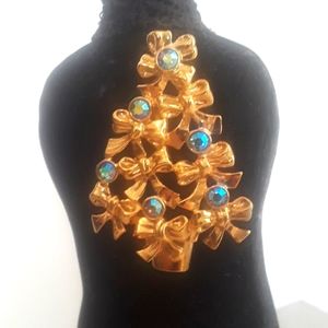 Avon Christmas Tree Brooch